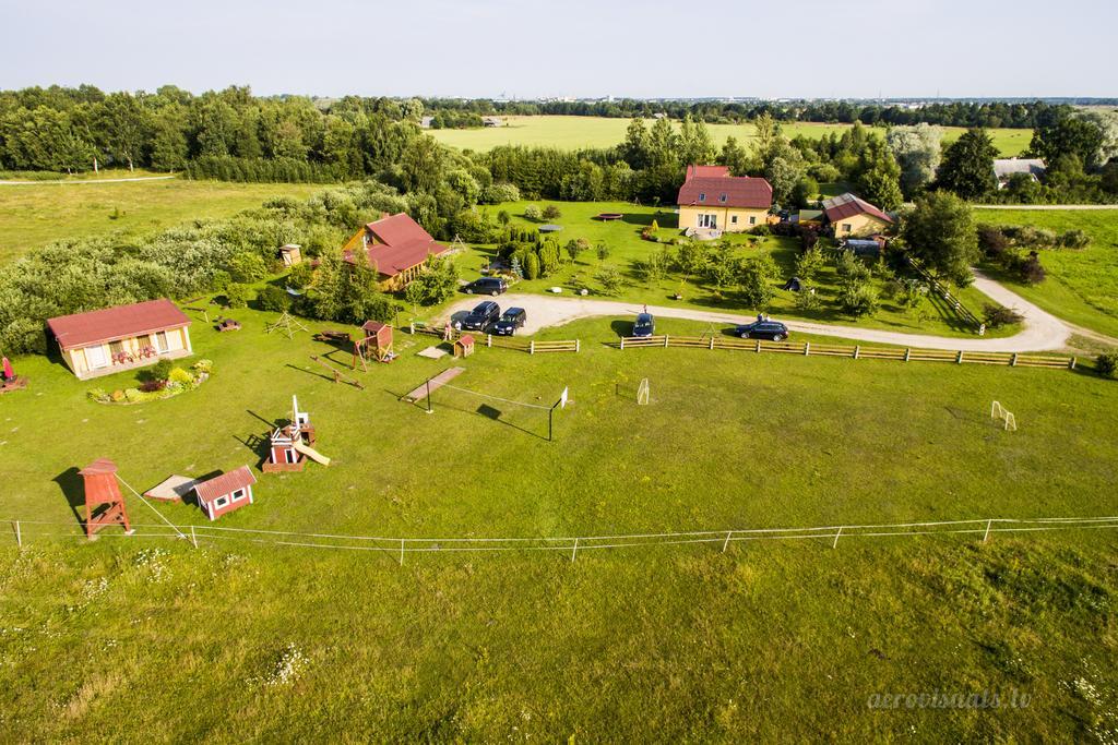 Guest House Podnieki Ventspils Exterior foto